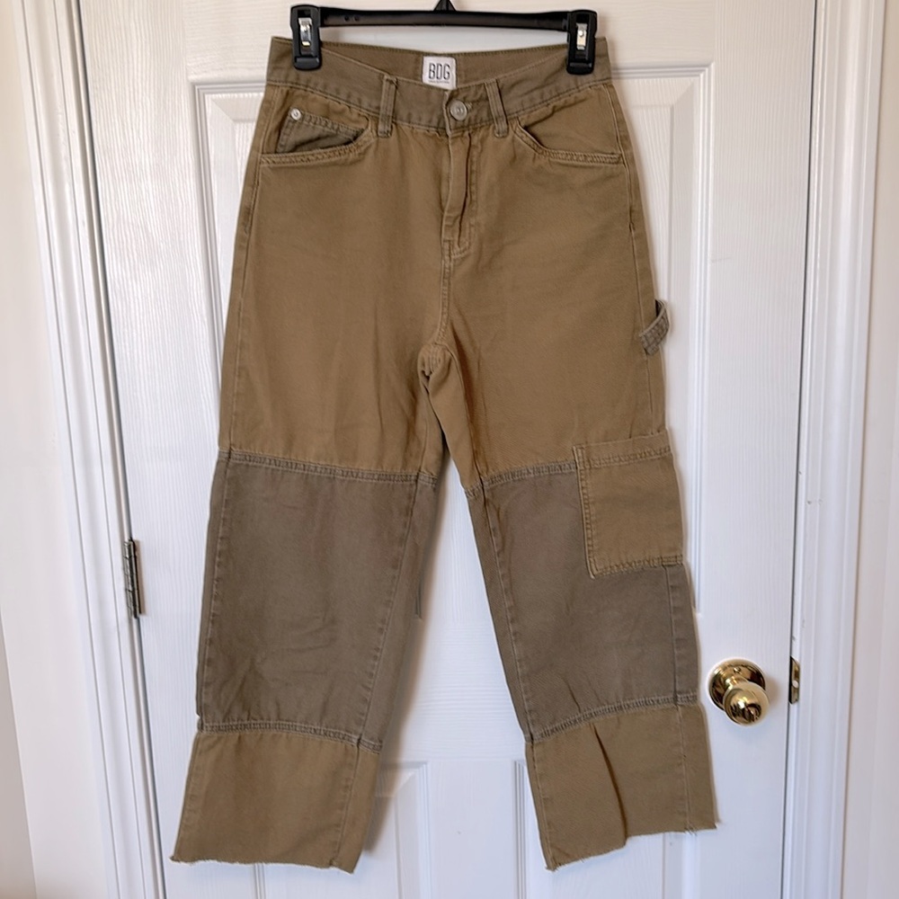 BDG Urban Outfitters Wide Leg Olive / Khaki raw hem Carpenter Jeans Size XSmall